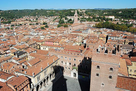 © Fabio Becchelli - Wikipedia